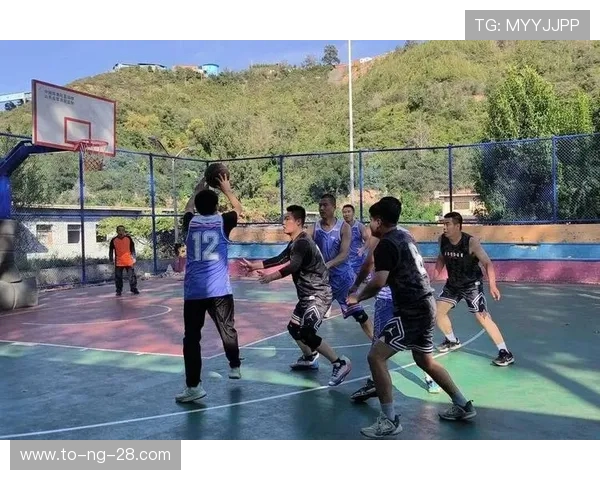 篮球精神引领青春力量展现拼搏激情点燃赛场无尽魅力